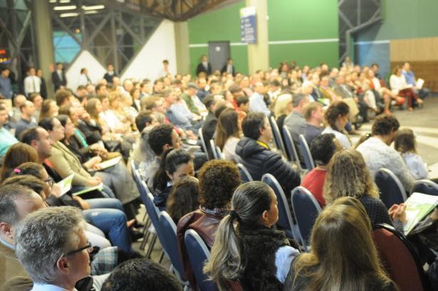 Campanha para compra de novas cadeiras para o auditório da Unidade Bosque