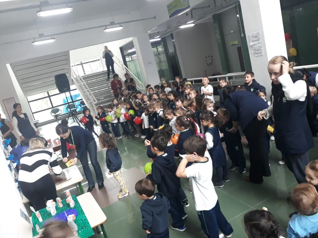 Do Infantil I ao Infantil V, muita festa depois de uma semana estudando os símbolos de Curitiba