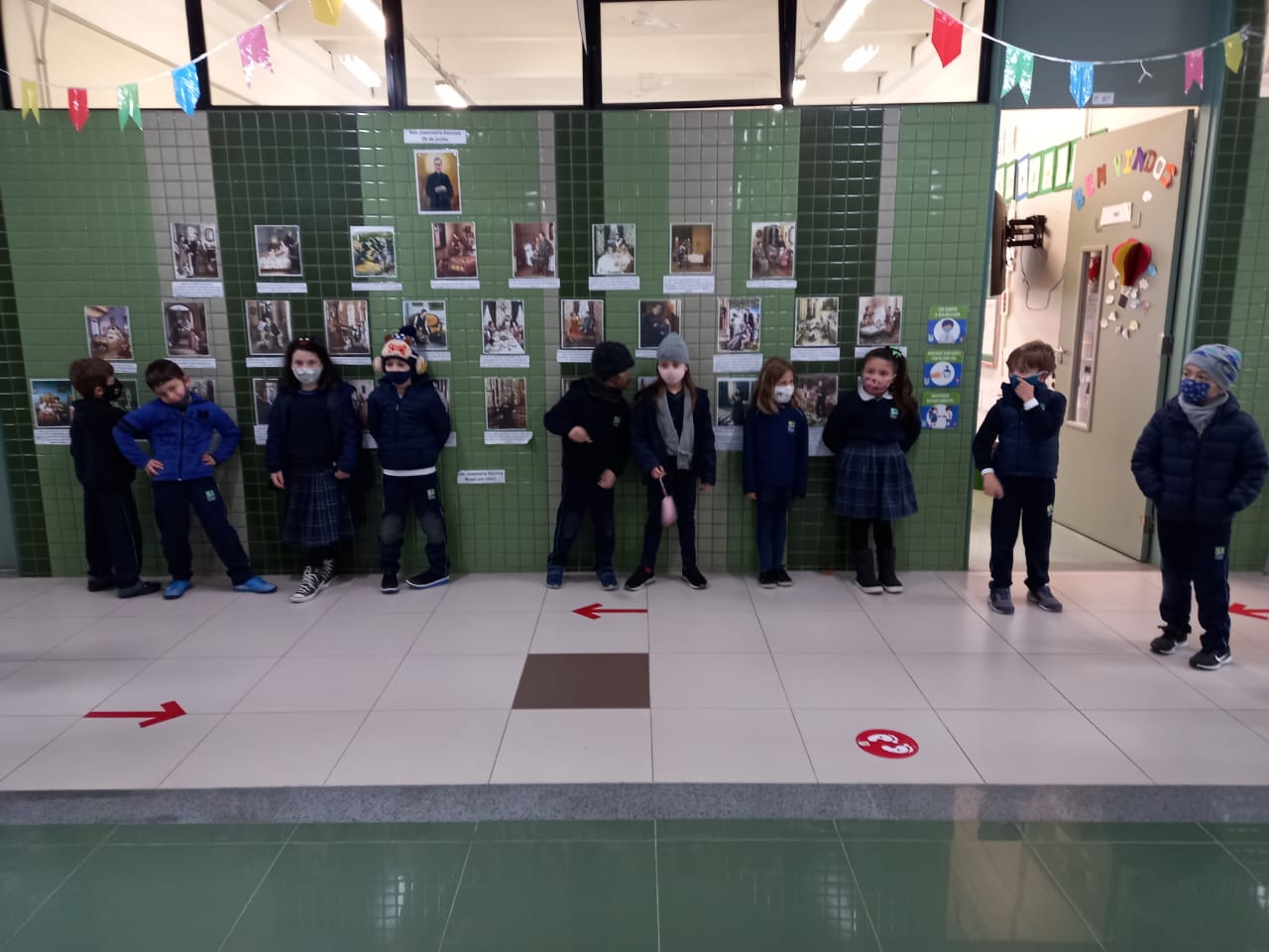 Turma do 1º ano contou a vida de São Josemaría Escrivá para amigos do 2º ano e do Infantil V