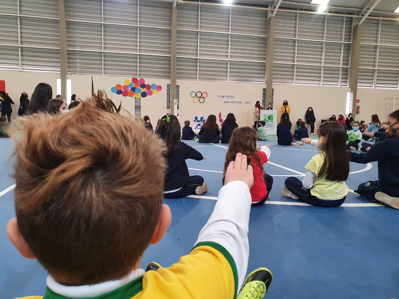 Na abertura das olimpíadas, Mananciais lança música do Colégio