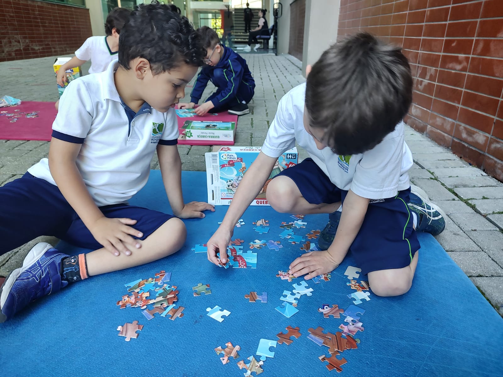 Associação de Pais - Quebra-cabeças e diversão para o Infantil 5 - Notícias  - Colégio do Bosque Mananciais